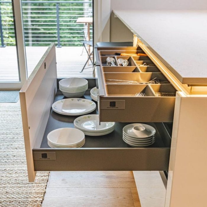 Usa-Cabinet-Teresa-Bosch-Home-Photos-12-of-70-scaled
